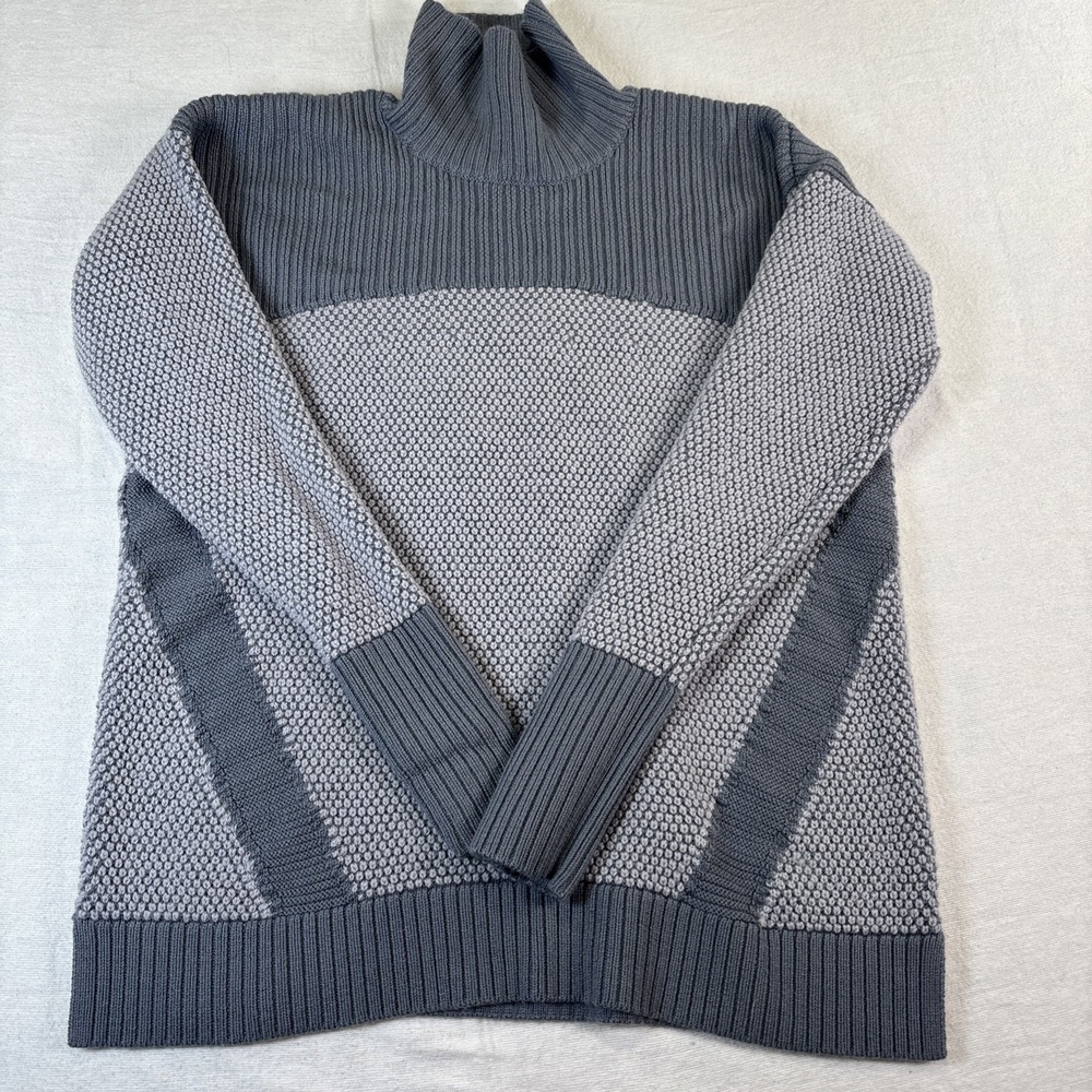 Lululemon Women's 100% Merino Wool Mock Neck Sweater Size 8